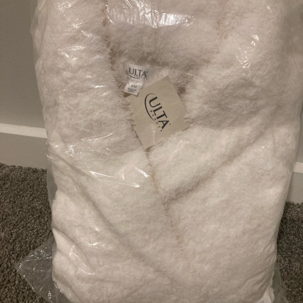Ulta Beauty Plush White Cozy Robe